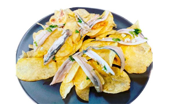 Patatas con boquerones