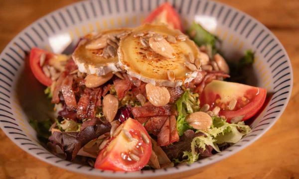 Ensalada de cabra y frutos secos