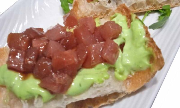 Pan de Algas, Atún y Albahaca