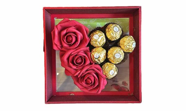 Rosa eterna Foamy con Ferreros