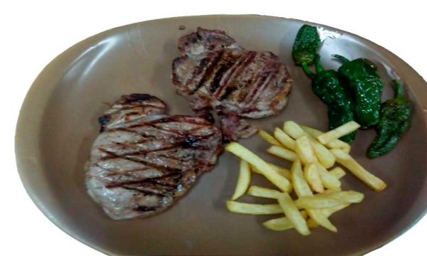 Solomillo de ternera, patatas y verduras