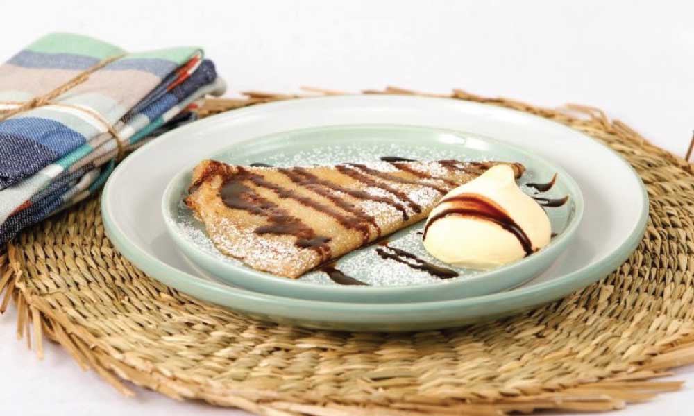 Crepe de chocolate con helado de vainilla