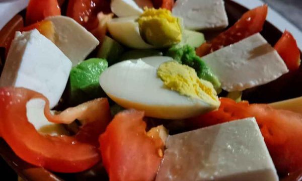 Ensalada fresca de aguacate