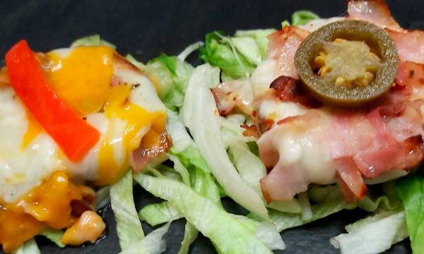 Tabla de champiñones rellenos (6ud) de guacamole y gamba