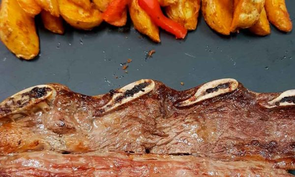 Tira de Asado a la parrilla con patatas