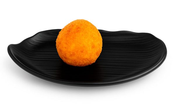 Croqueta casera de queso y espinaca