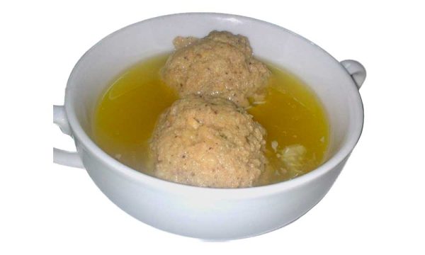 Consomé con Pelota