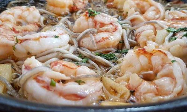 Gambas y Chanquete al Ajillo