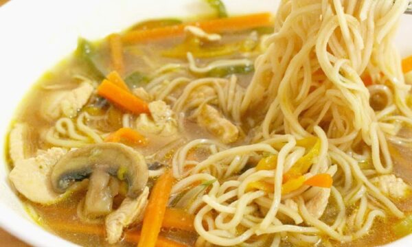 14. Sopa de fideos chinos